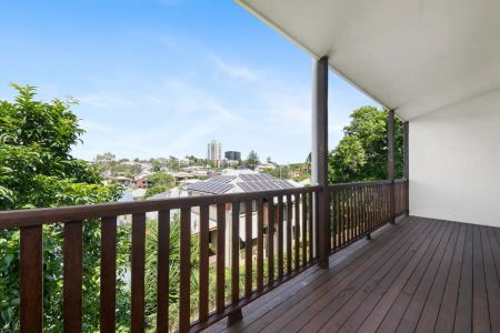 “Spacious 2-Bedroom, 2-Bathroom Townhouse” - Photo 2