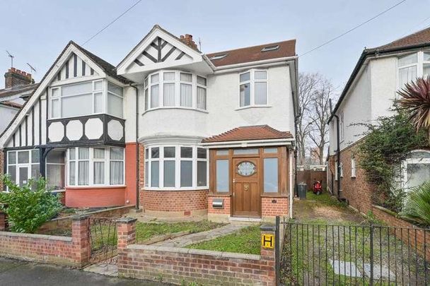 Ashfield Road, Poet's Corner, W3 - Photo 1