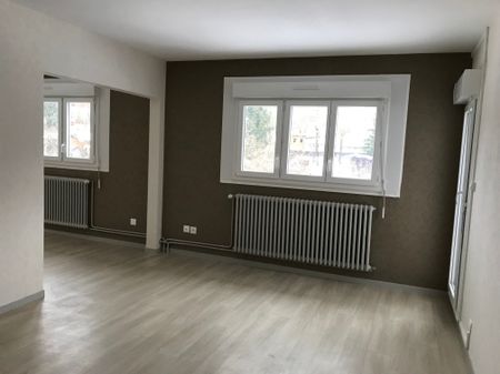 Location - Appartement T4 - 75 m² - Maîche - Photo 2