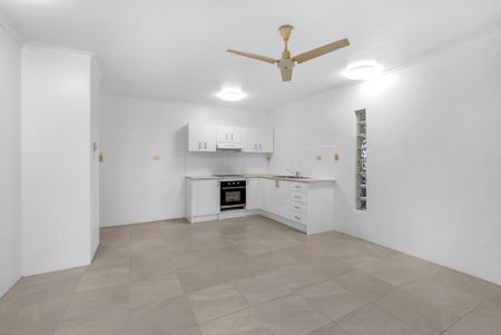 Ground Floor Unit in Small Complex - Photo 3