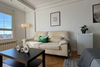 Calle de Tribaldos, Madrid, Community of Madrid 28043