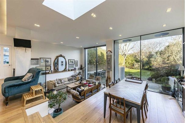 Kingston Lane, Teddington, TW11 - Photo 1