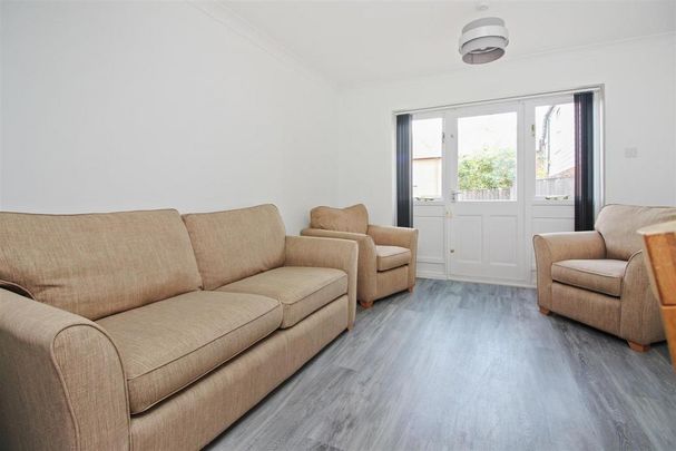 4 bedroom terraced house to rent - Photo 1