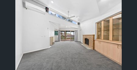 Stylish Unit with Decking, Two Bathrooms & Breathtaking Mountain Outlook - Photo 2