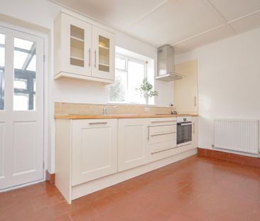 2 bedroom detached bungalow to rent - Photo 4