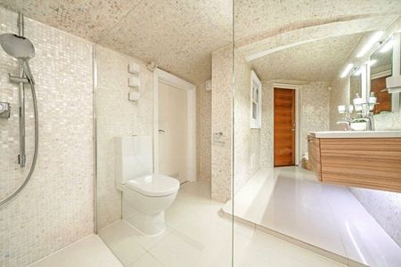 Sloane Gardens, London, SW1W flat to rent - Photo 2