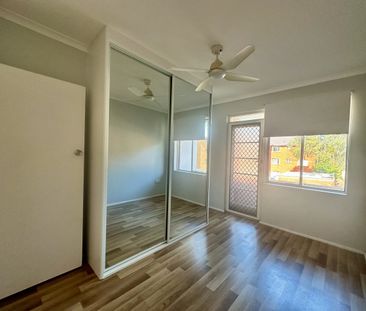 Updated Two Bedroom Unit In Convenient Location - Photo 2