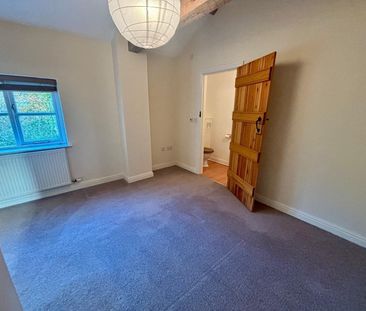 Winsford, Darnhall - Photo 4