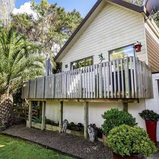 One bedroom flat in arkles bay - Photo 1