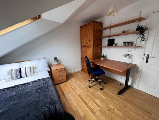 Room 9 Available, 12 Bedroom House, Willowbank Mews – Student Accommodation Coventry - Photo 1