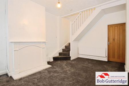 2 bedroom terraced house to rent - Photo 4