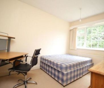 6 bedroom Detached house to rent - Photo 5