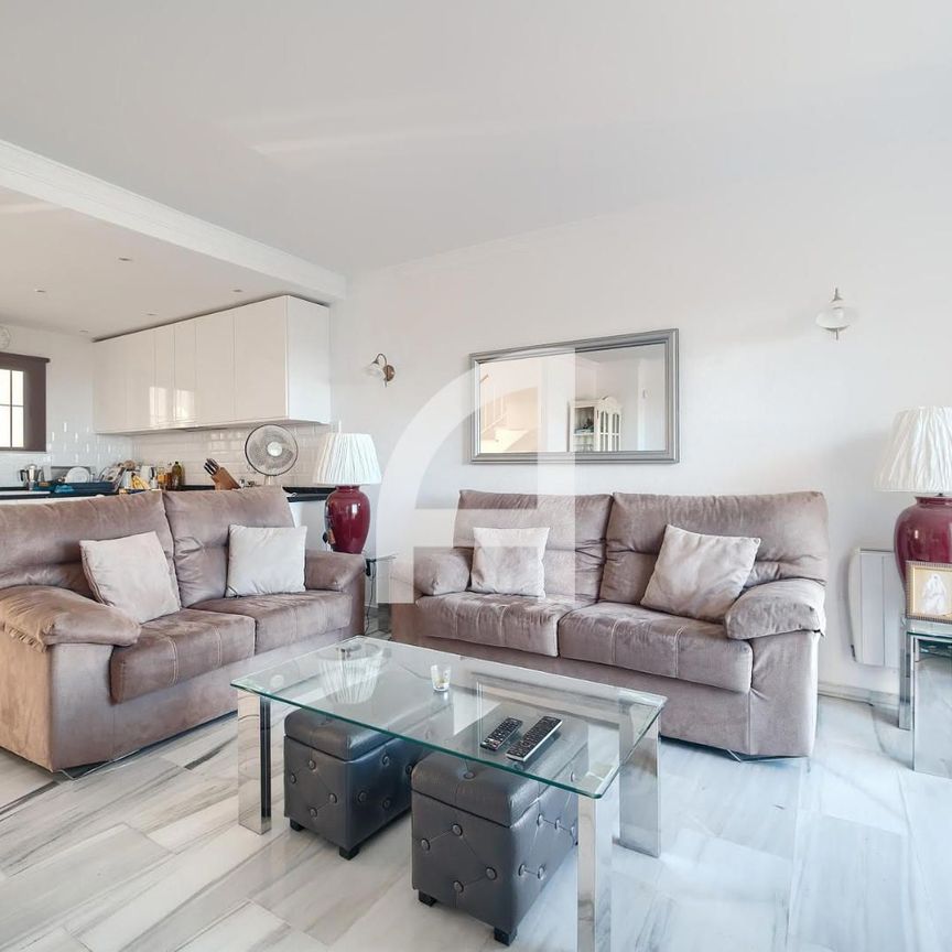 Casa adosada de alquiler en Central Alto, El Faro de Calaburra - Chaparral - Photo 1