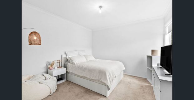 Modern Townhouse - Photo 1