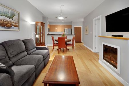 Spacious and Bright Two Bedroom and Den in Port Moody with Two Parking Stalls - Photo 2