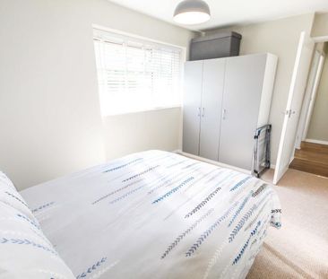 3 bedroom terraced house to rent - Photo 5