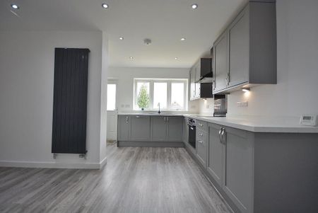 3 bedroom semi-detached house to rent - Photo 4