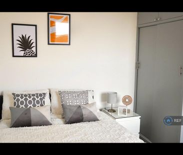 1 bedroom in a house share to rent - Photo 5
