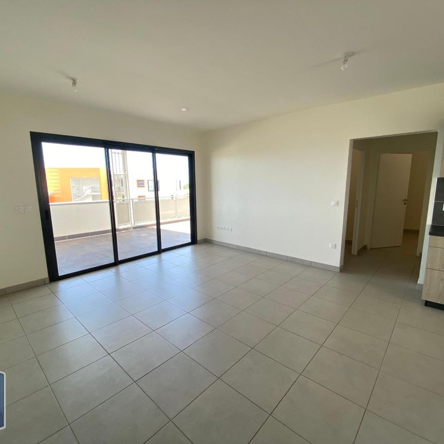 Location Appartement 4 pièces 84m² ST DENIS 97400 - Photo 1