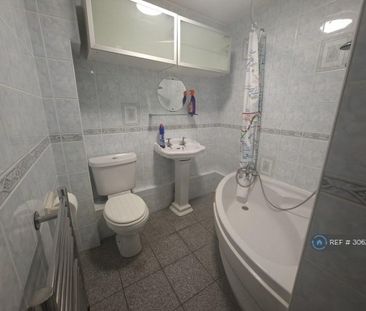 4 bedroom terraced house to rent - Photo 5