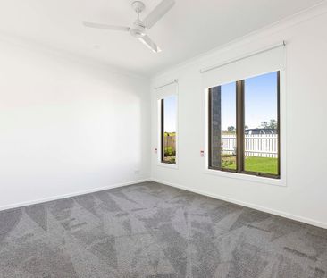 Family Home in Glenvale! - Photo 3