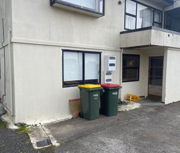 Coastal Comfort - 3-Bedroom Downstairs Unit - Photo 2