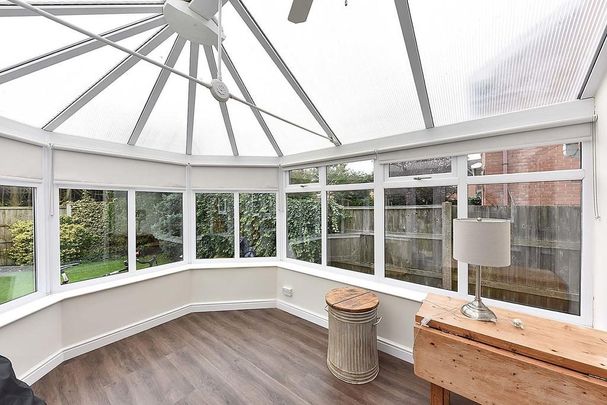 4 bedroom detached house to rent - Photo 1