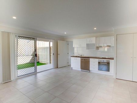 2/312 Preston Road, Wynnum West QLD 4178 - House For Rent | Domain - Photo 3