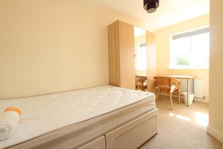 Foxglove Close, Stoke Gifford, Bristol - Photo 2