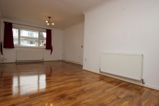 3 bedroom semi-detached house to rent - Photo 1