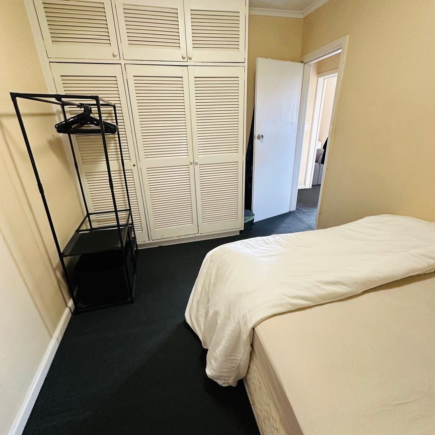 South Yarra - Photo 2