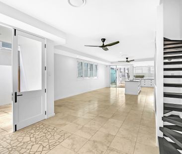 Unit 1/105 Albatross Avenue - Photo 3