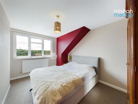 5 bedroom semi-detached house to rent - Photo 4