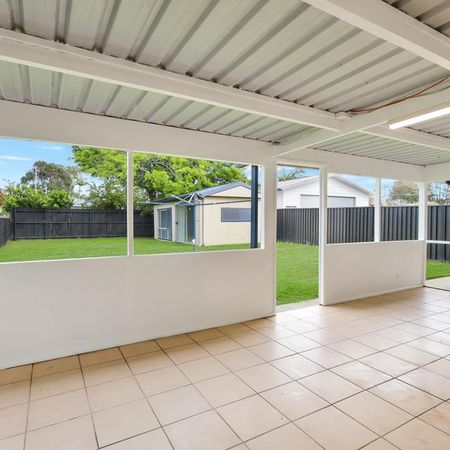 Stunning Family Home in Davistown - Photo 5