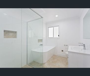 12 Rotary Crescent, Redcliffe, Qld 4020 - Photo 2