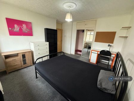 4 bedroom terraced house to rent - Photo 5