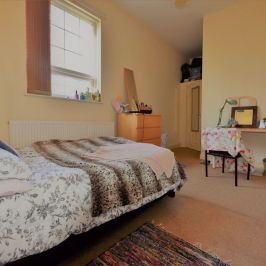 3 bedroom Flat in 14 Ragland Rd, Leeds - Photo 1