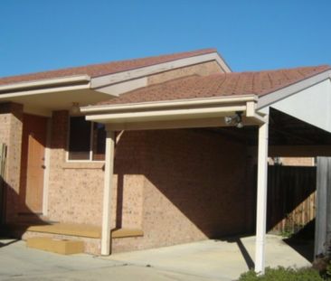 Modern Two Bedroom Townhouse in Jerrabomberra - Photo 4