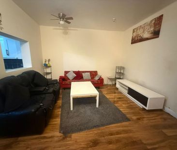 4 bedroom terraced house to rent - Photo 6