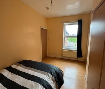 Room in a Shared House, Ellesmere Road, B8 - Photo 6