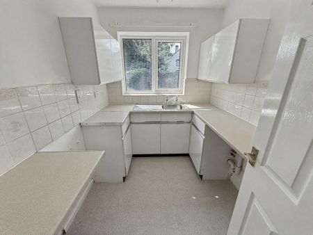Knowsley Drive, Bicton Heath, Shrewsbury, SY3 5DH - Photo 5