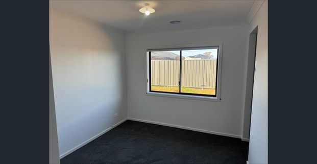 Brand New 4 Bedroom Home - Photo 1
