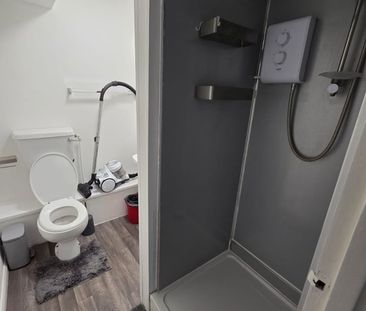 Studio Flat, Montpelier Road, BN1 - Photo 1