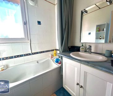 Location Appartement 4 pièces 66m² BOURG EN BRESSE 01000 - Photo 2