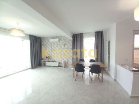 Vilă Modernă 4 Camere | Curte Privată | Zonă Excelentă - Fotografie 2