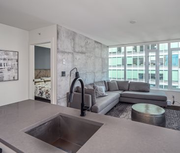 2 Bed Luxury Condo | Financial District | Sky Train Access - Photo 4