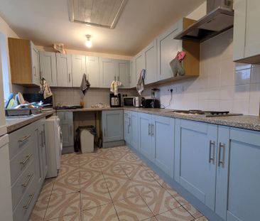 Harrington Drive Lenton, Nottingham - Photo 4