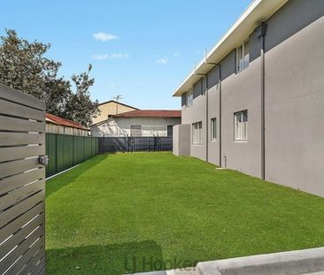 Modern 1 Bedroom Unit - Belmont South - Photo 2
