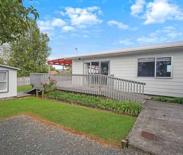 Spacious 3-Bedroom + Office / Studio in Henderson - Photo 4