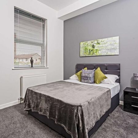 10 bedroom house of multiple occupation to rent - Photo 4